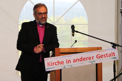 Bischof Harald Rückert bei der Predigt